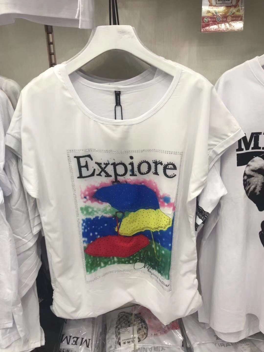 成都太平鸟正品尾货品牌女装批发价格_免费铺货女装折扣店加盟