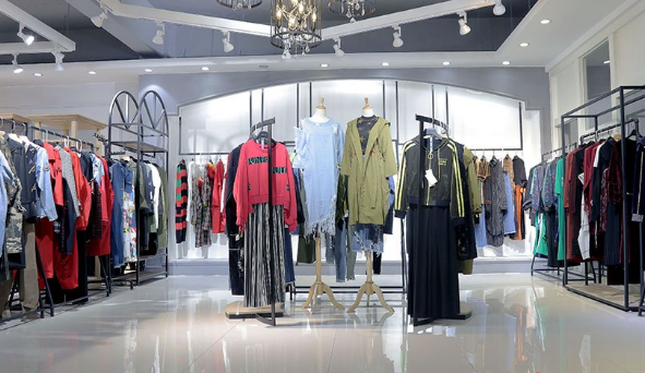 新手怎么做服装批发？需要注意什么_女装品牌尾货批发哪里便宜