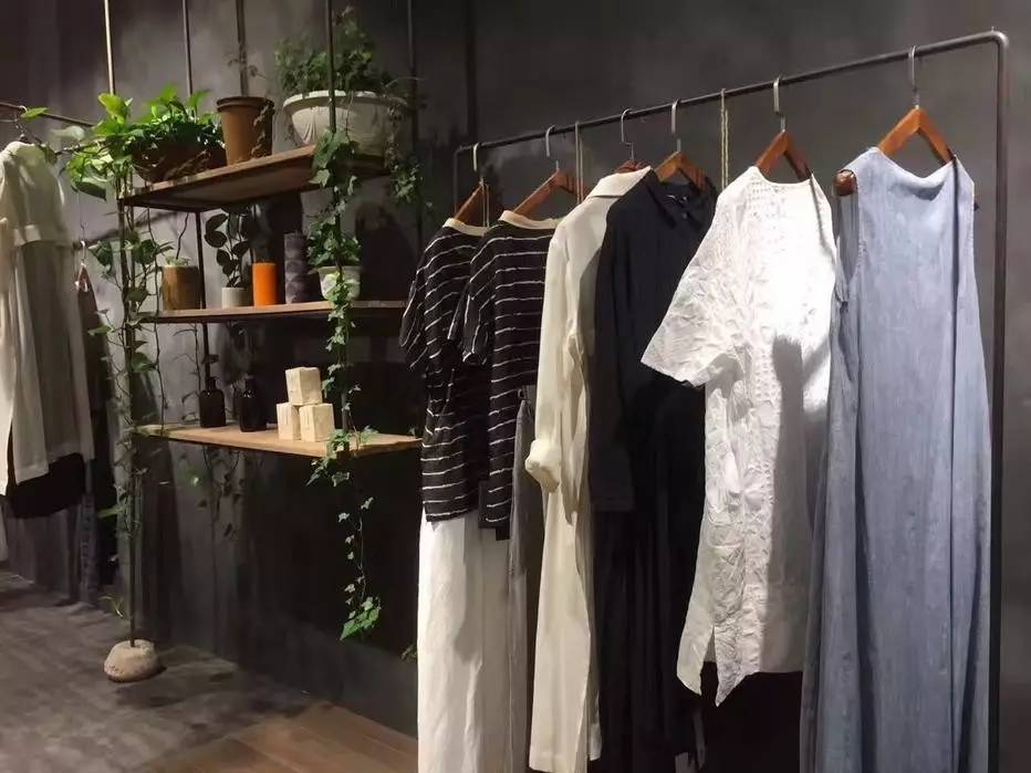 服装商贸尾货批发市场怎么进货_尾货库存批发市场在哪里