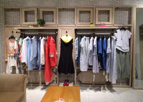 开尾货服装实体店的赚钱技巧_尾货库存批发市场在哪里