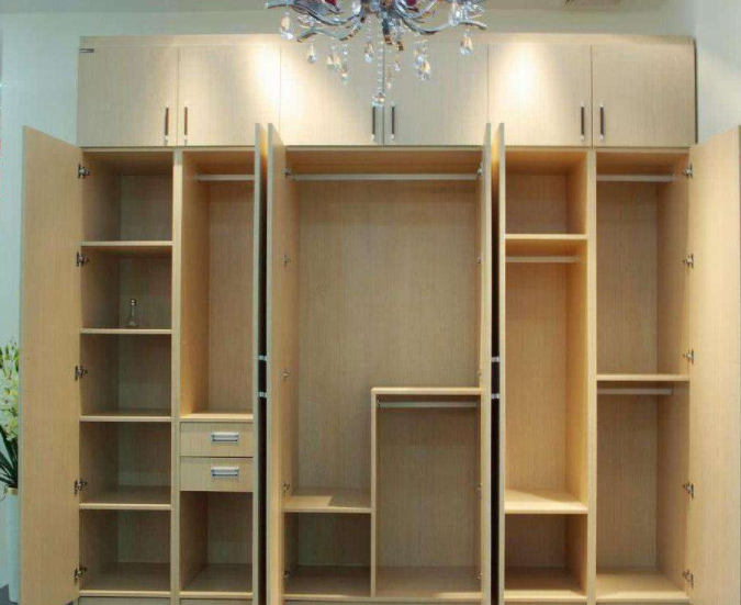 女装品牌尾货折扣店拿货的时候有哪些注意事项_尾货服装批发市场哪里有