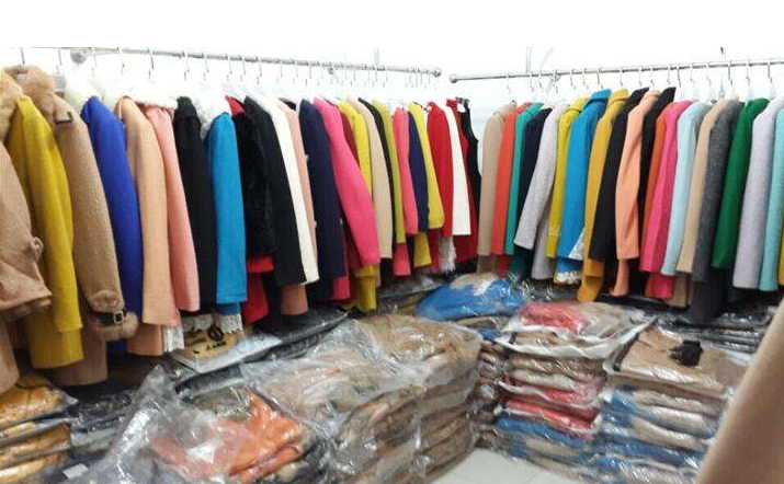 批发品牌尾货走份女装一般几折_服装尾货在哪里批发