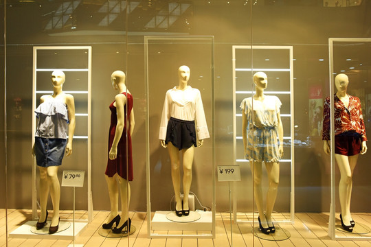 广州品牌尾货折扣批发店经营小妙招_尾货服装批发市场哪里有