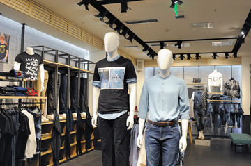 广州市伟国服装尾货市场怎么拿货_尾货服装批发市场哪里有