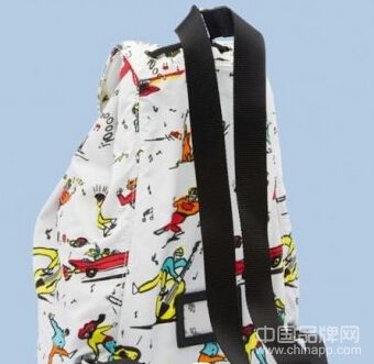 潮流品牌prada 2012年春夏季卡通印花背包_靠谱二手奢侈品包包哪里可以买