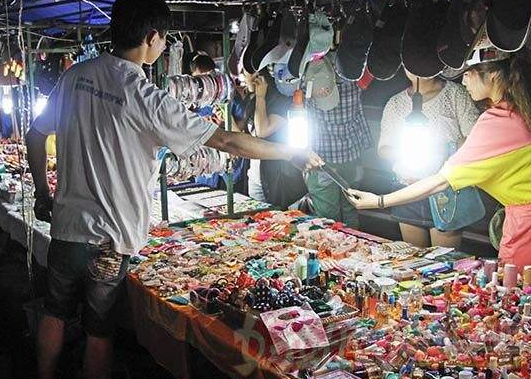 新手摆地摊卖什么好？新手摆地摊商品推荐_尾货库存批发市场在哪里