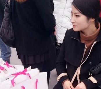 那些帮你挣钱的摆地摊技巧_尾货服装批发市场哪里有