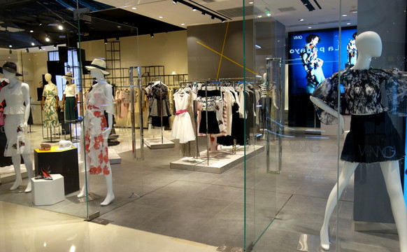 一般女装尾货批发市场进货服装技巧有哪些？_尾货库存批发市场在哪里