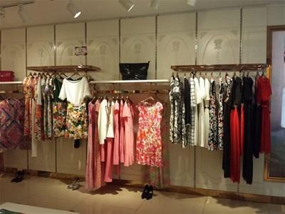 开服装尾货折扣店怎么样有哪些注意事项？_尾货服装批发市场哪里有