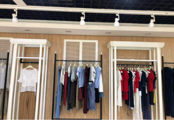 武汉女装直播供应链服装直播杂款_女装品牌折扣店进货渠道