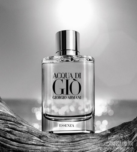 Giorgio Armani 银·寄情水男性香水上市