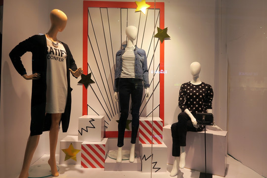 广东石狮品牌服装尾货批发市场怎么拿货贵吗_服装尾货在哪里批发