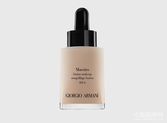 Giorgio Armani 美妆产品打造阿黛尔奥斯卡妆容