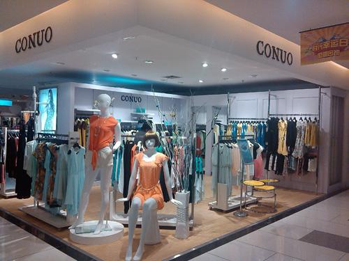 九龙汇尾货批发市场在哪？货源怎么样_尾货服装批发市场哪里有