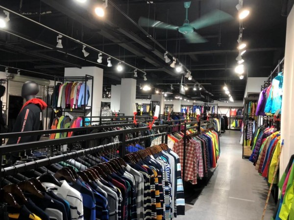 乔丹品牌折扣男装运动鞋一手货源批发_品牌折扣店进货渠道