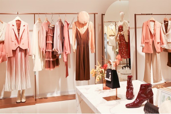 济南低价处理服装尾货 新手易犯的进货小禁忌！_女装品牌尾货批发哪里便宜