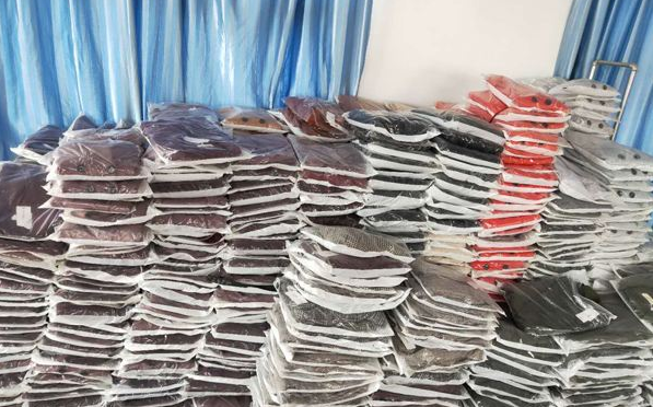 做品牌尾货直播怎么拿货_尾货服装批发市场哪里有