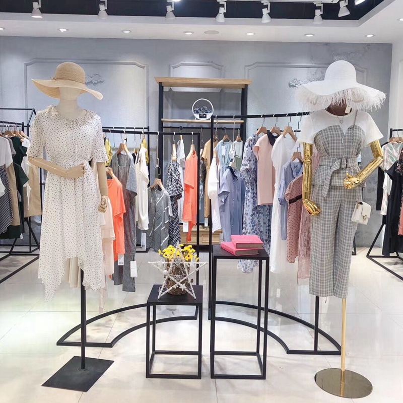 武汉尾货皮衣批发价贵吗拿货要注意什么？_女装品牌尾货批发哪里便宜