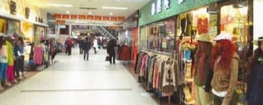 做批发服装一年能挣多少钱_女装品牌尾货批发哪里便宜