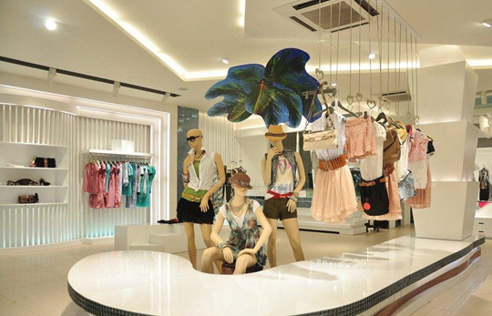 哪些人适合开女装店？需要什么条件_女装品牌尾货批发哪里便宜