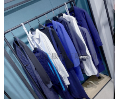 做服装批发的低成本高收入_尾货库存批发市场在哪里