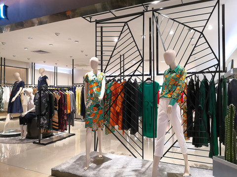 服装尾货市场拿货攻略_服装尾货在哪里批发