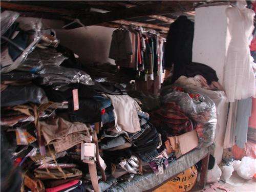 名牌服装尾货批发小技巧_服装尾货在哪里批发