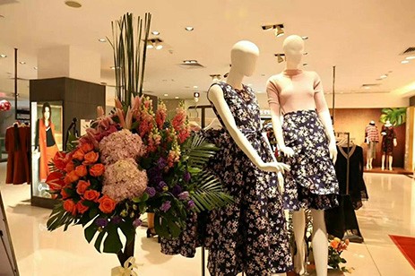 适合农村的尾货服饰有哪些？该怎么进货_尾货库存批发市场在哪里