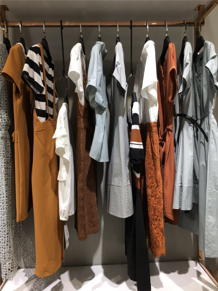 华丹妮品牌库存尾货夏装连衣裙批发推荐_品牌折扣女装货源批发