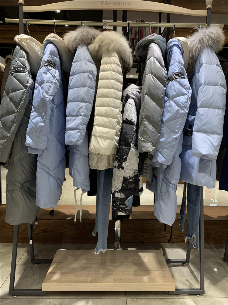 今日推荐大牌羽绒服金羽杰品牌折扣女装尾货库_怎样开品牌折扣店