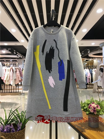 广州原创设计休闲时尚简约高端专柜品牌折扣女_品牌女装折扣店一折货源