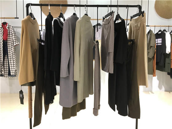 杭州苏昔2021宽松春装打底秋季雪纺衬衣韩版百搭_杭州女装免费铺货加盟