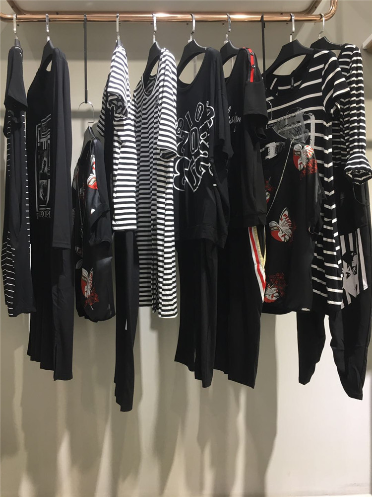 经典黑白风格系列2021年女夏装典典秀品牌折扣货_高端品牌折扣女装加盟