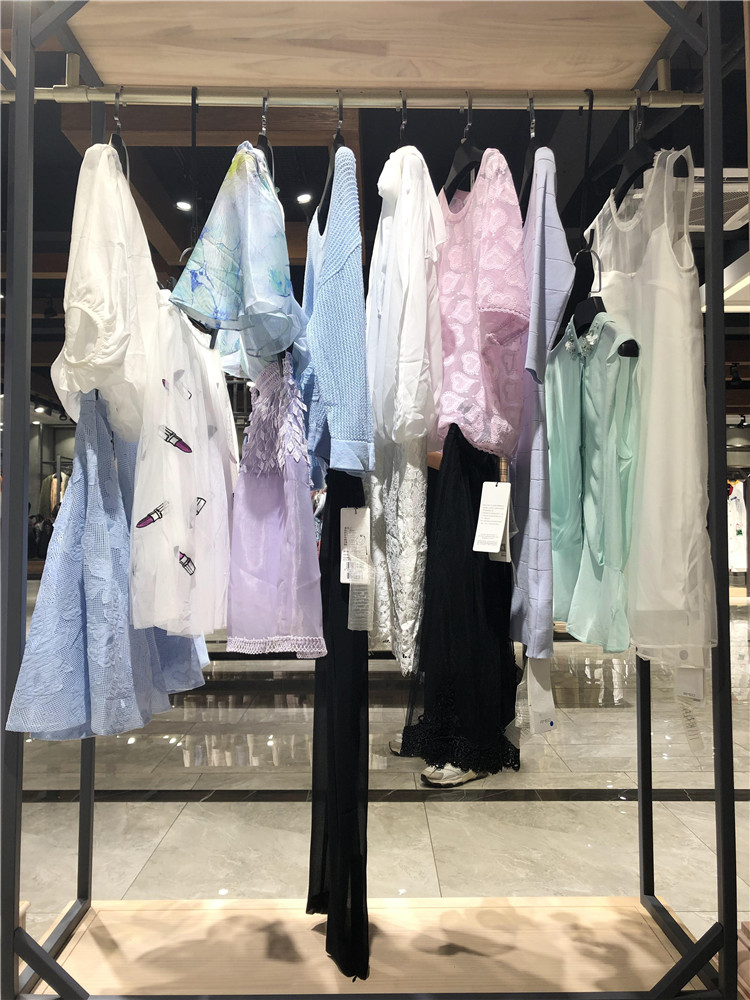 杭州品牌浪漫一生女装批发拿货韩版甜美风一手_品牌折扣店货源进货渠道