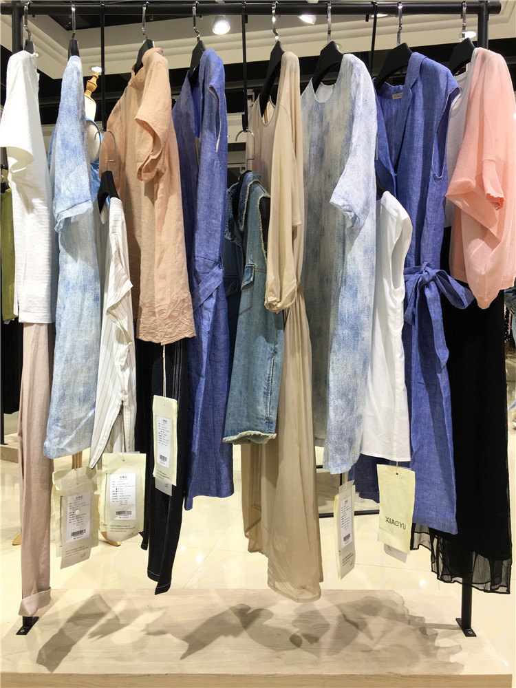 休闲品牌小愚21夏装牌连衣裙套装外贸货源渠道折_想开一个品牌折扣店进货渠道