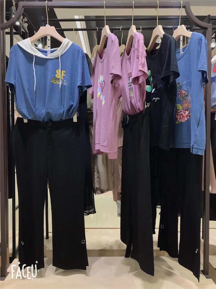 特价2021夏季百搭标志丽人T恤丽比多风格舒适休闲_高端品牌折扣女装加盟