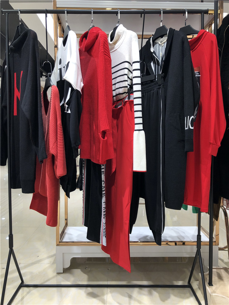 深圳高端品牌折扣女装IK秋冬专柜尾货进货渠道_品牌折扣女装一手货源批发