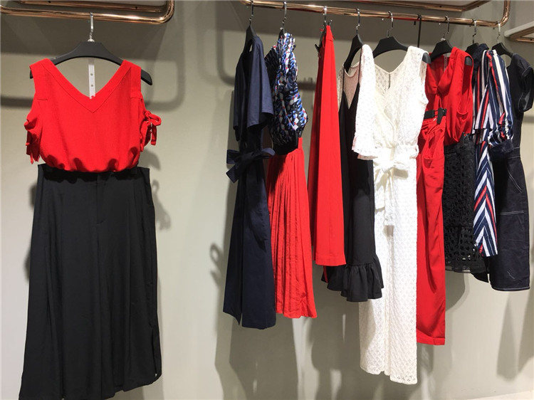 高端精品杭州2021年新款夏装女真情告白折扣尾货