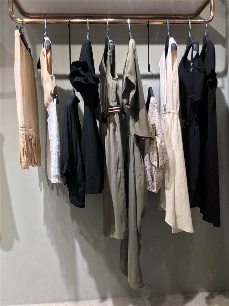 魔美名作17夏装欧美折扣女装多种款式货源_女装品牌折扣尾货进货渠道