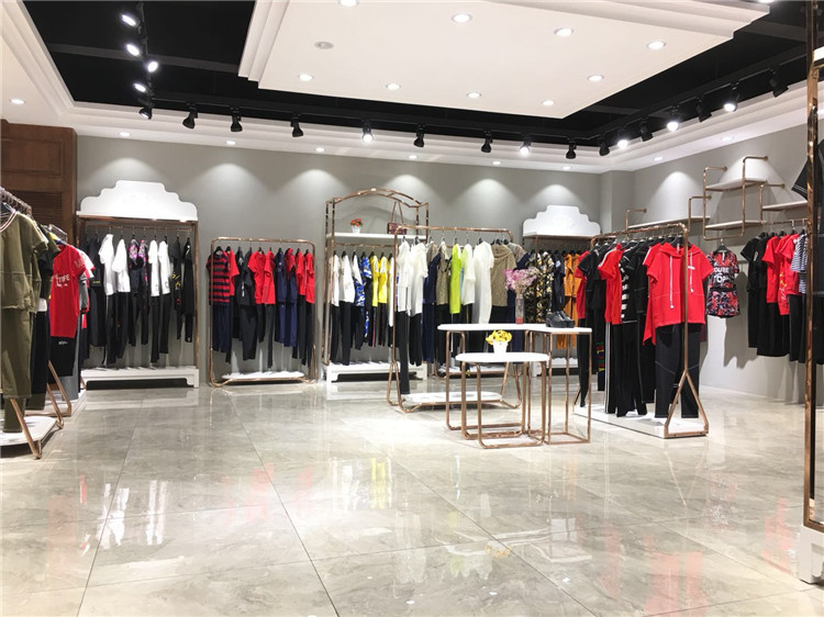 供应格里芬运动休闲服饰2021年新款夏装专柜货_折扣女装有哪些能加盟