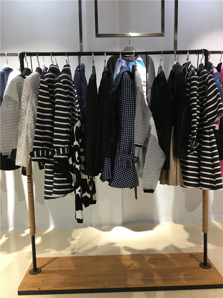 特价28.8飘蕾Peoleo春装长袖外套卫衣女装折扣尾货_想开一个品牌折扣店进货渠道