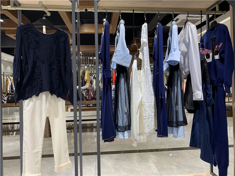 供应古帛时尚春装女装品牌折扣批发走份货源_品牌折扣店进货渠道