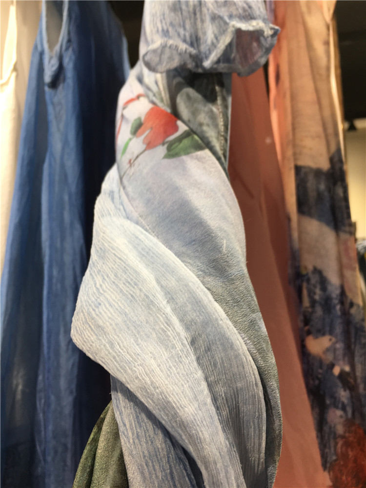 火凤凰真丝连衣裙2021年全新款品牌折扣女装货源供_女装品牌折扣店进货渠道