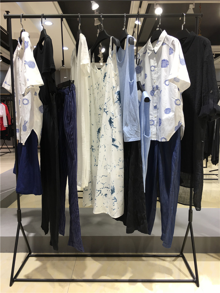 时尚女装品牌麦中林21年夏装品牌折扣女装批发渠_品牌折扣女装哪有可以加盟