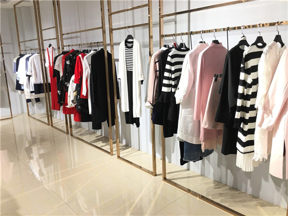 璞秀2021年春夏装新品毛衣长款套头长袖宽松针织_折扣女装有哪些能加盟