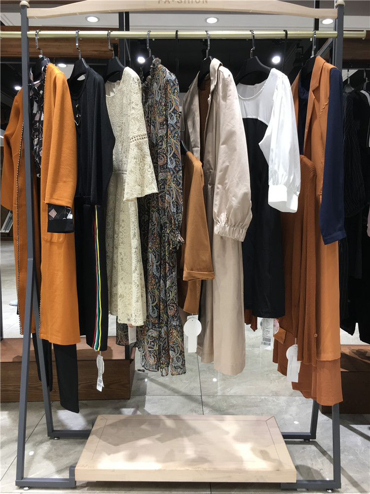 品牌女装玛斯荻娃名品折扣店秋冬新货的货源_怎样开品牌折扣店