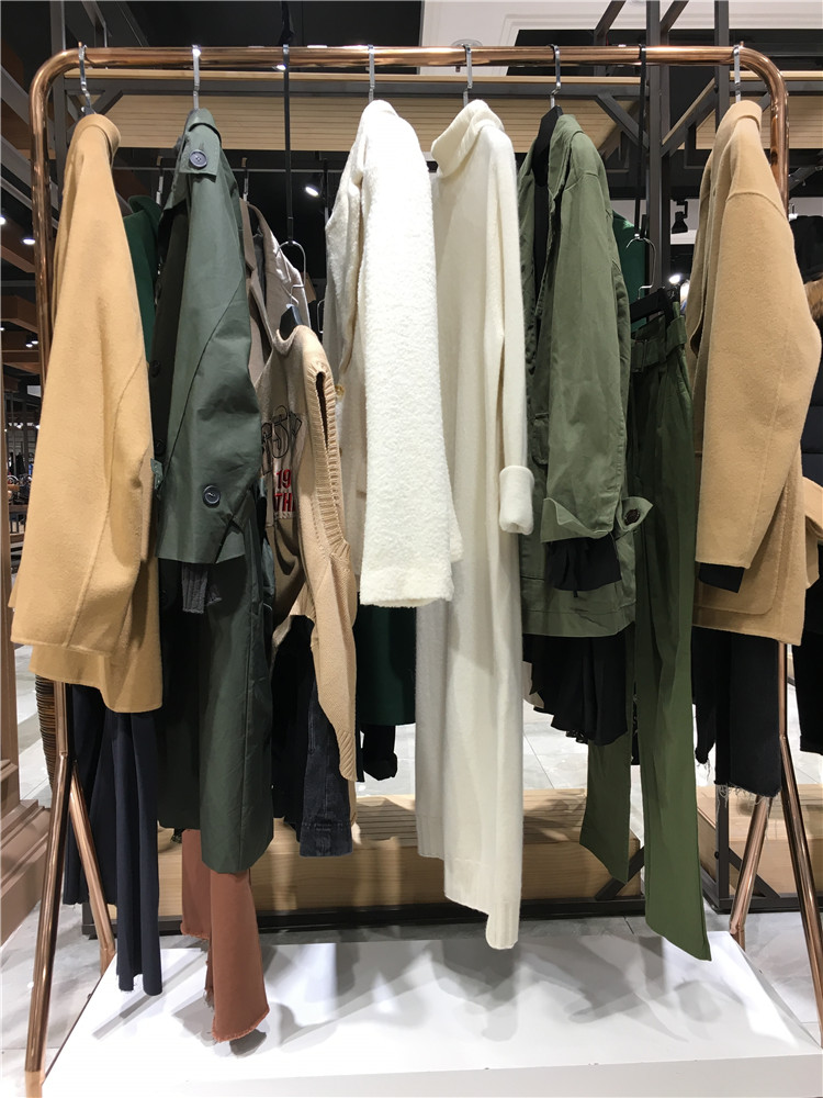 意大利米兰原单品牌17秋冬春女装新款大衣外套_高端品牌折扣女装加盟