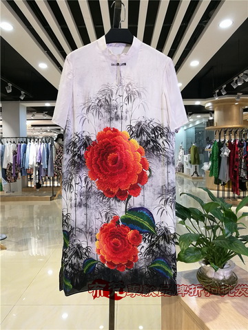 2021真丝连衣裙推荐：深圳CONNIE&NA真丝连衣裙库_品牌折扣女装批发货源哪家好