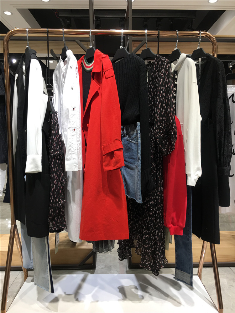 杭州批发市场折扣尾货塔她拉素2021年精品女夏装_想开品牌女装折扣店