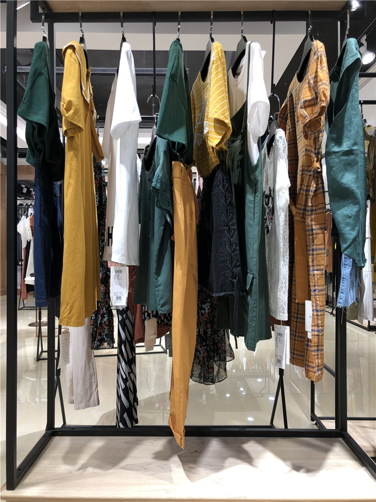 伊纳芙2021夏季新款欧货女装潮 拼色收腰连衣裙折_品牌折扣店怎么加盟